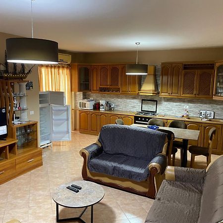 Lovely Place. Close To Beach & Boulevard Vlorë Exterior foto